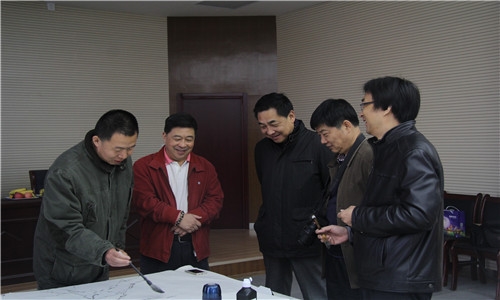 河南省文艺志愿者艺术家交流探讨创作体会.jpg